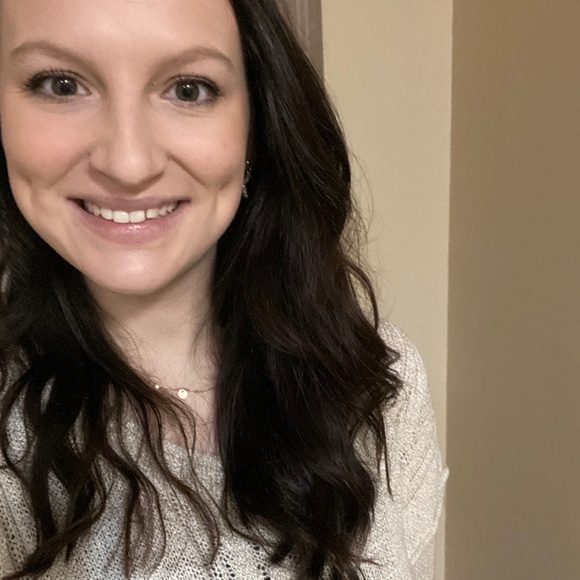 Meet your Posher, Kristen - Picture 1 of 2